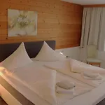 Alpenfeder Heidi Schruns