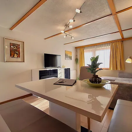 Alpenfeder Heidi * Schruns